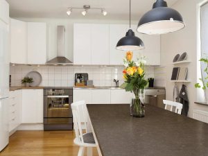 silestone-kueche-grosszuegig-hell